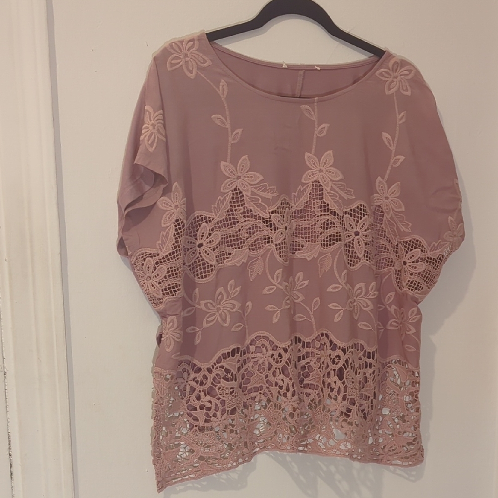 Women’s Dusty Rose Lace Trim Flutter Sleeve Top One Size